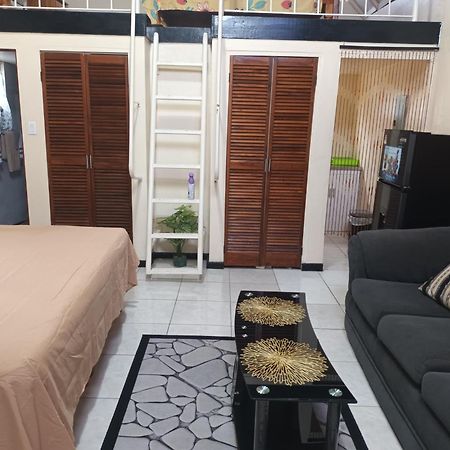Oceanfront Condo W/ Free Parking + High Speed Wifi Негрил Екстер'єр фото