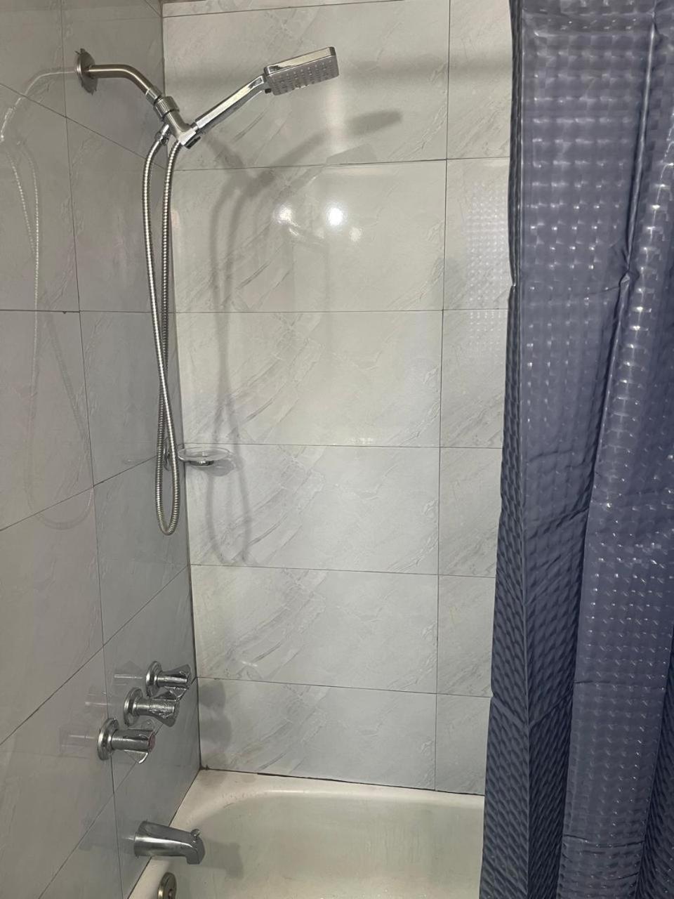 Oceanfront Condo W/ Free Parking + High Speed Wifi Негрил Екстер'єр фото